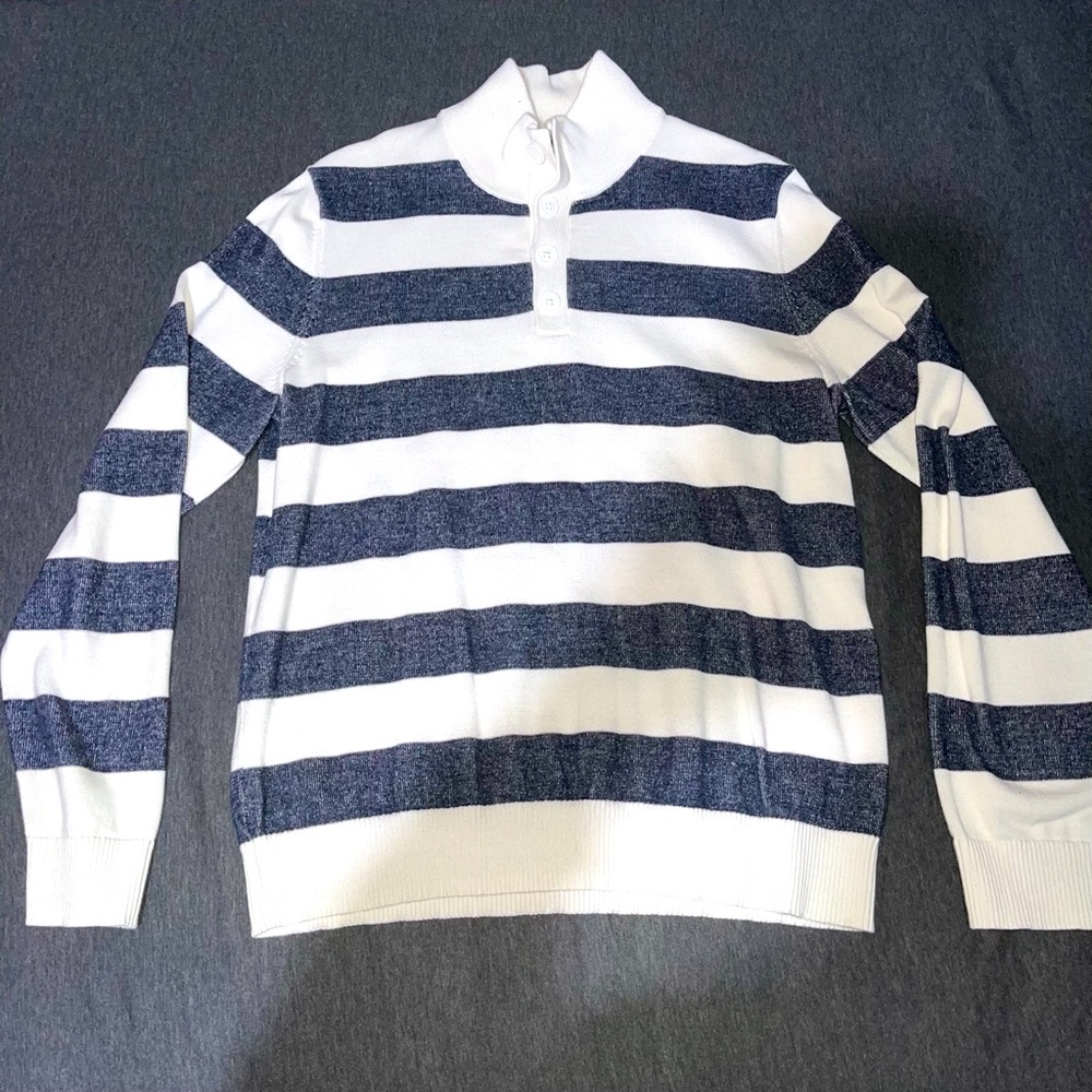 Express sweater (Medium)